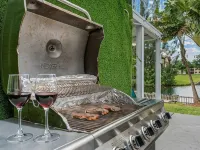 Waterfront, 7s Hot Tub, 5 Min to Sawgrass Mall - Biggest Outlet Mall in US Hotels in Sunrise