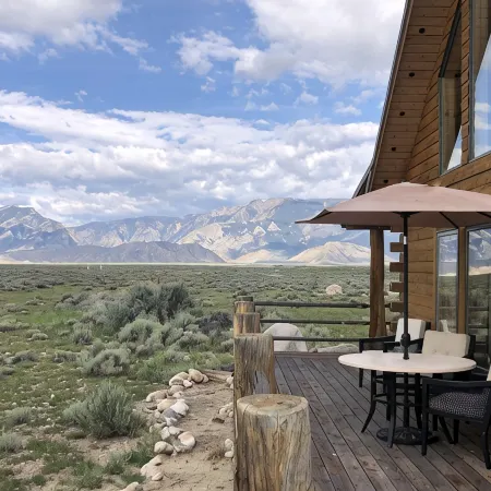 River Frontage! Beautiful log home sitting on Yellowstone River with 360  views!