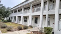 Pet-Friendly 2BR Condo Next to North Florida Hospital - balkon