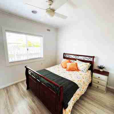 Sam's Cottage on Hennessey Rooms