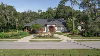 3/2 Home w/ Pool Oasis and Golf Course View! - Private Pools