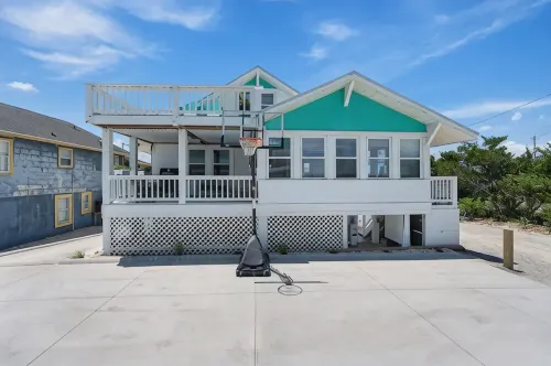 Steps to the Beach, Ocean Views, Ocean front lot - 4성급