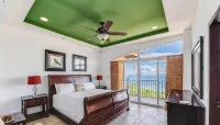 Unbelievable 3br Penthouse with amazing ocean views & private Rooftop patio - Wi-Fi