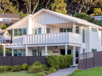 luxury beach flat, MAXIMUM four people, No cleaning fee