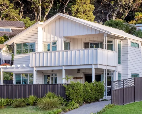 luxury beach flat, MAXIMUM four people, No cleaning fee Hotels in Ohope