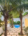 Bamboo House: Charming Private Tropical Oasis in the Heart of the Village. Hotels in 