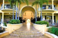 SPECIAL DISCOUNTED RATE!-  Magical Oceanfront Holiday - Grace Bay Beach 1/2 bed - 4-Star
