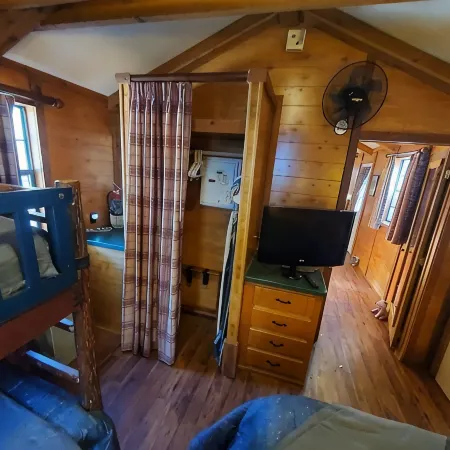 Lakefront Magic Wilderness Cabin
