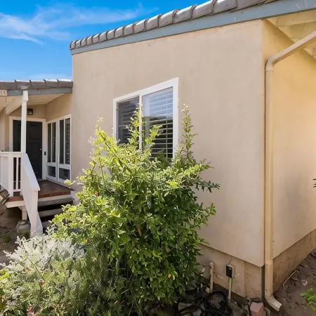 DEL MAR RETREAT & OCEAN VIEW! Walk to the beach!