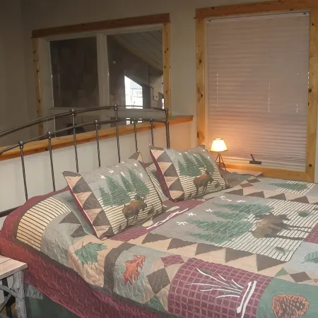 Convenient Downtown Loft With Balcony, At River Confluence, Walk To Restaurants