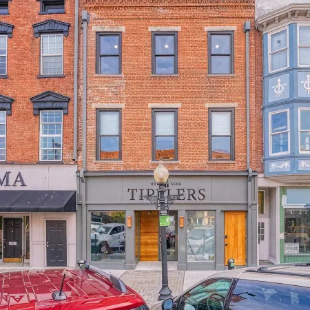 The Addison- Luxury Townhome w/ Rooftop Patio