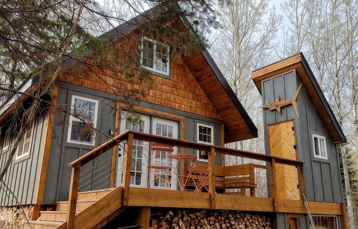 House of the Grouse -  Charming  River-side Cabin and Sauna!