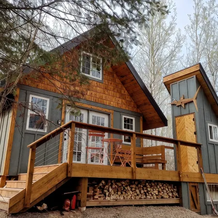 House of the Grouse -  Charming  River-side Cabin and Sauna!