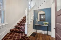 Lakefront Manor MKE - Spacious for groups and steps from beach and downtown - บังกะโล