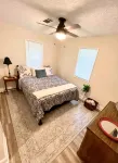 The Lakefront Deckhouse- perfect place for relaxing with nature and family - Wifi
