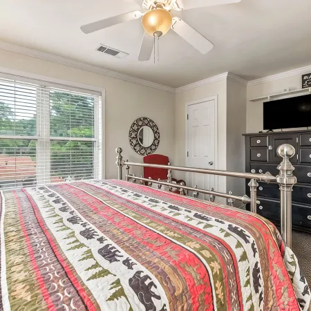 Sleeping Bear Condo - Downtown Helen, GA