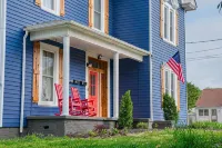 Remodeled 160‑ Victorian in Mooresville — Historic Charm, Modern Comfort - 2-Star