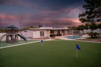 Pickleball, Pool, Spa & Guest House - Wi-Fi