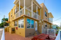 Beachfront 2 Story/3BRM/3BA/ 2 Ocean View Terraces / Free Parking - Jacuzzi