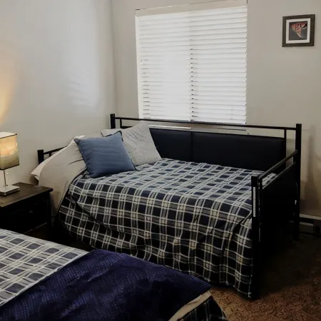 Ski In/Out - 1st floor - clean & cozy "Cinema Condo"