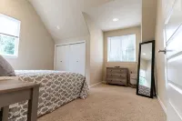 Cozy 2 Bedroom 1 Bath Apartment - 2-Star