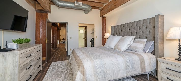 Lake Superior Loft - Sleeps 10, Heart of Canal Park, Lake Superior View Hôtels à&nbsp;: Duluth