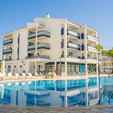 Pins Platja Apartments