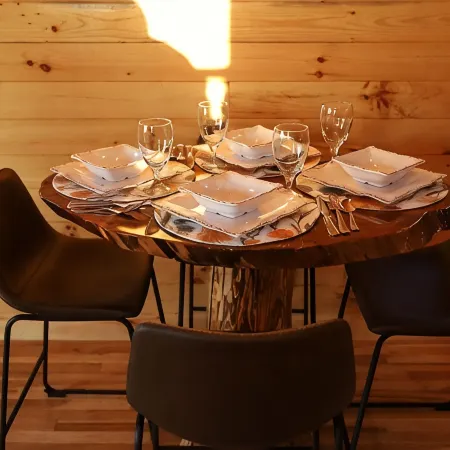 ParadisePeak Hummingbird Cabin with Indoor Jacuzzi in the Heart of Amish Country