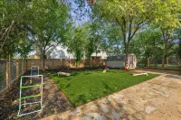 The Leona House~Huge Backyard~Downtown Georgetown - 3 tähden
