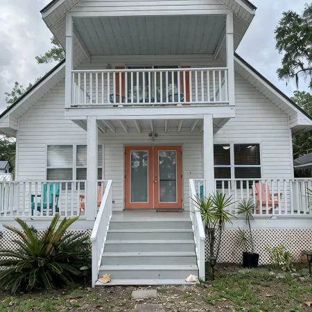 Cozy 3 bedroom 2 bath with views of the River Hotels in Steinhatchee