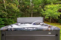 Ursa Major House - Quiet family getaway, minutes from skiing, hiking, biking. - 3-Star