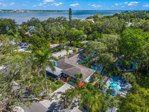 Sunswept Villa 4-Riverwalk/Park Front w/ Pool, Near Ami Beaches - Pet Friendly! - Boutique