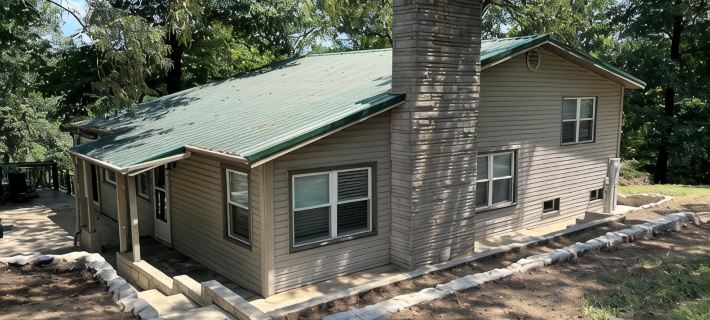 Lakehouse with Dock Hotels in Marshall County