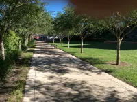 Keybiscayne Charmer half a block from private Beach, Restaurants and Boutiques!! - Homestays