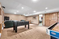 Big Bear Lodge: Private 7BR Hot Tub, Sauna, Fast WIFI, mountain cabin Park City - Lodges