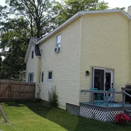 Updated & Short Walk to Downtown Charlevoix!