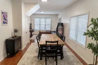 Cozy & Fun! Hot Tub - Arcade - Pool Table - 75 43" TV - 4-Star