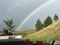 Luxury Spearfish Retreat-Hot Tub, Fireplace & Gourmet Kitchen-Near Black Hills - บังกะโล