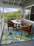 Afforable & quaint upstairs 2Bedroom 1Bath apartment with lanai and Ocean views - 2-Star