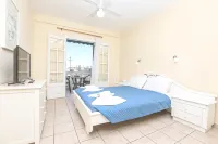 The Mayflower Studios & Apartments - Pools