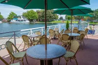 Tall Ships Landing Coastal Resort - parking