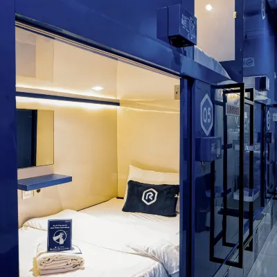 Rosalyne Sleepbox Kranggan Hotels near Tugu Monument