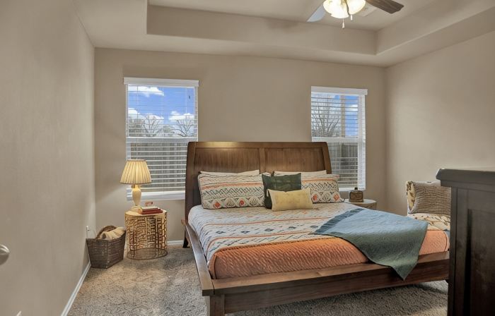 5 star single level home, 4 bdrm, 3 bath + private office and great backyard!