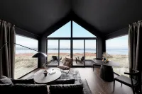 Luxury Waterfront Retreat @ Wineglass Bay Estate - parking