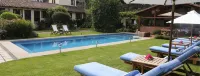 Hotel Las Caballerizas - مسبح