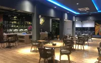 Grand Caman Hotel - parking