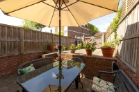 Eighty-Eight, Cathedral View with Private Parking & EV Charger - Hot Tub