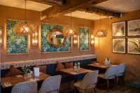 The Red Lion Inn by Chef & Brewer Collection - parking