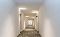 The Bear Den in Downtown Bozeman: Penthouse With Mountain Views - 4 ดาว