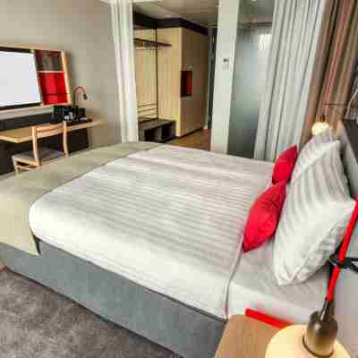 IntercityHotel Amsterdam Airport Rooms